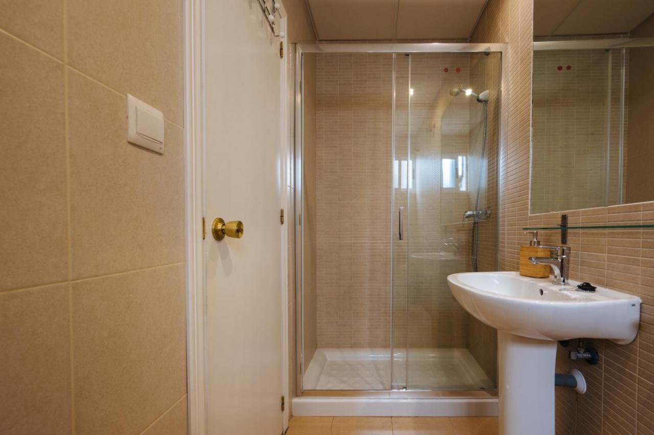 Hostly Rivero 2A Center Loft-Fibre-Communal Terrace-Parking Optional-Cless Севилья Экстерьер фото